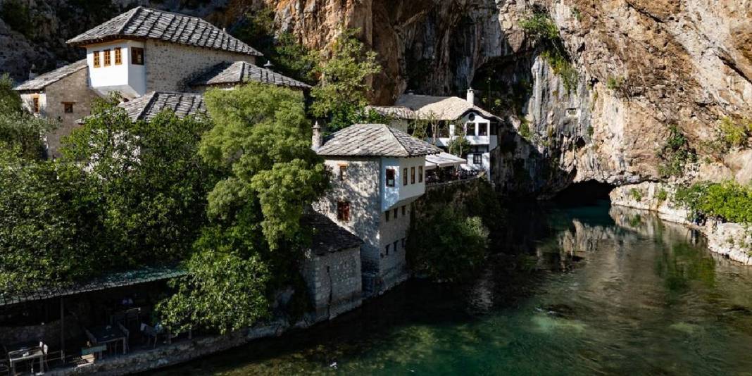 6 asırdır Anadolu’dan Balkanlar’a uzanıyor! Dik kayalıkların yamacında Blagaj Tekkesi 7